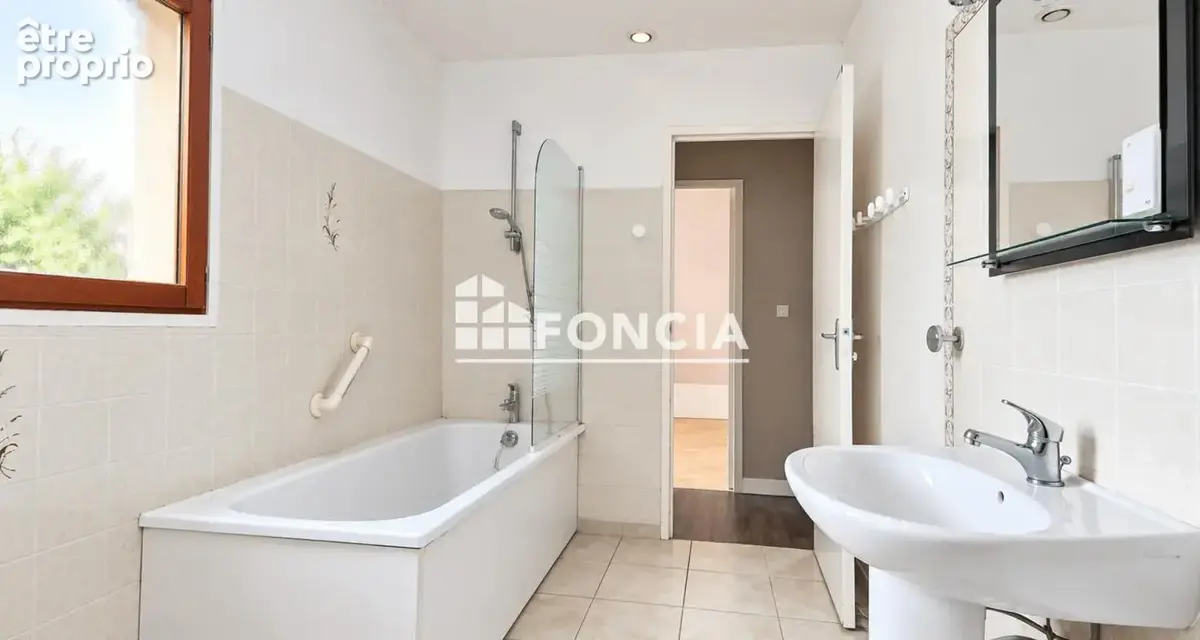 CHEZY-SUR-MARNE - A vendre : Pavillon T6 de 129 m2 - 3 chambres, Garage et Jardin - photo 8