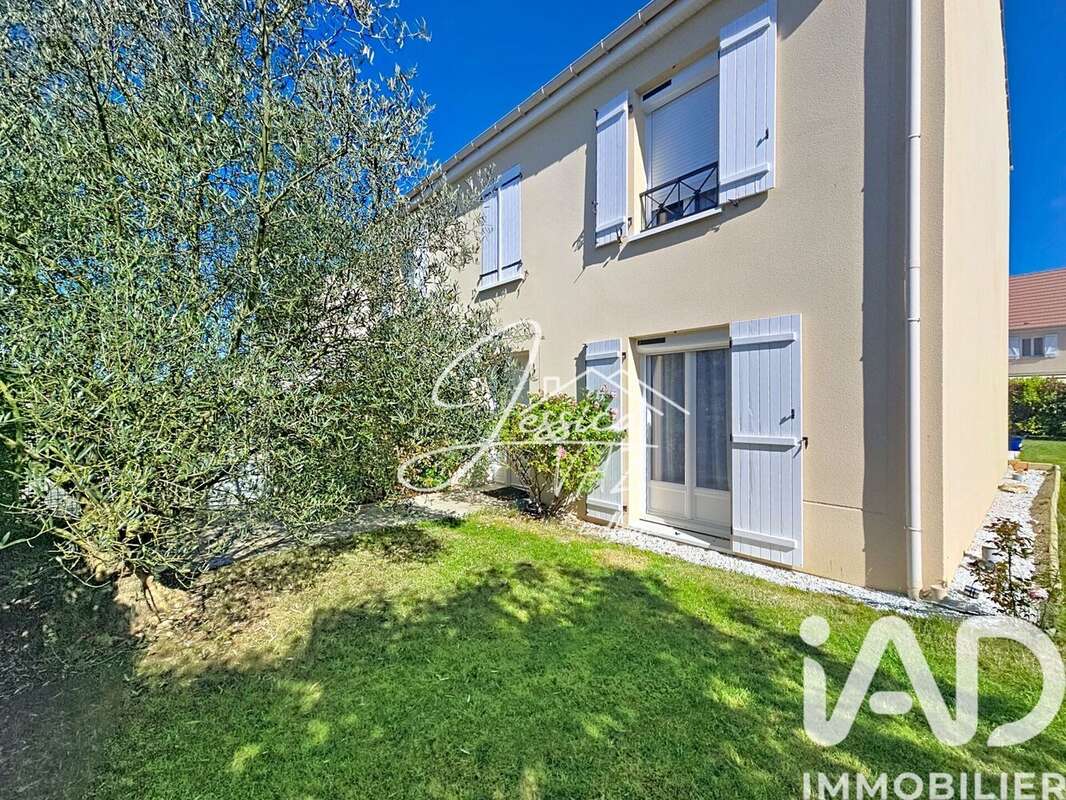 Maison 102 m² à Peroy-Les-Gombries  - photo 2