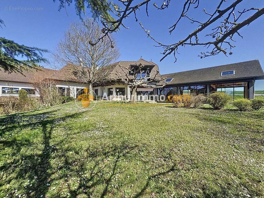 Maison à BOURGOIN-JALLIEU