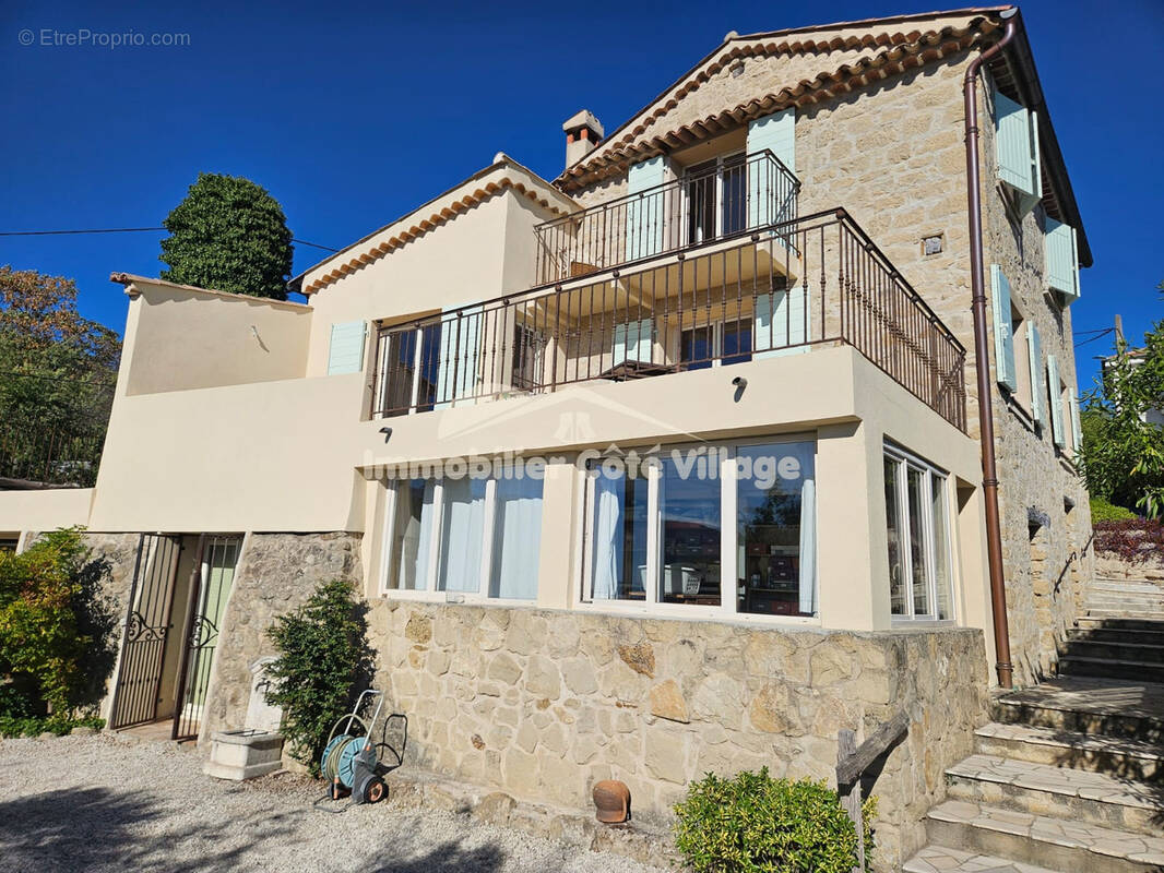Maison à BERRE-LES-ALPES