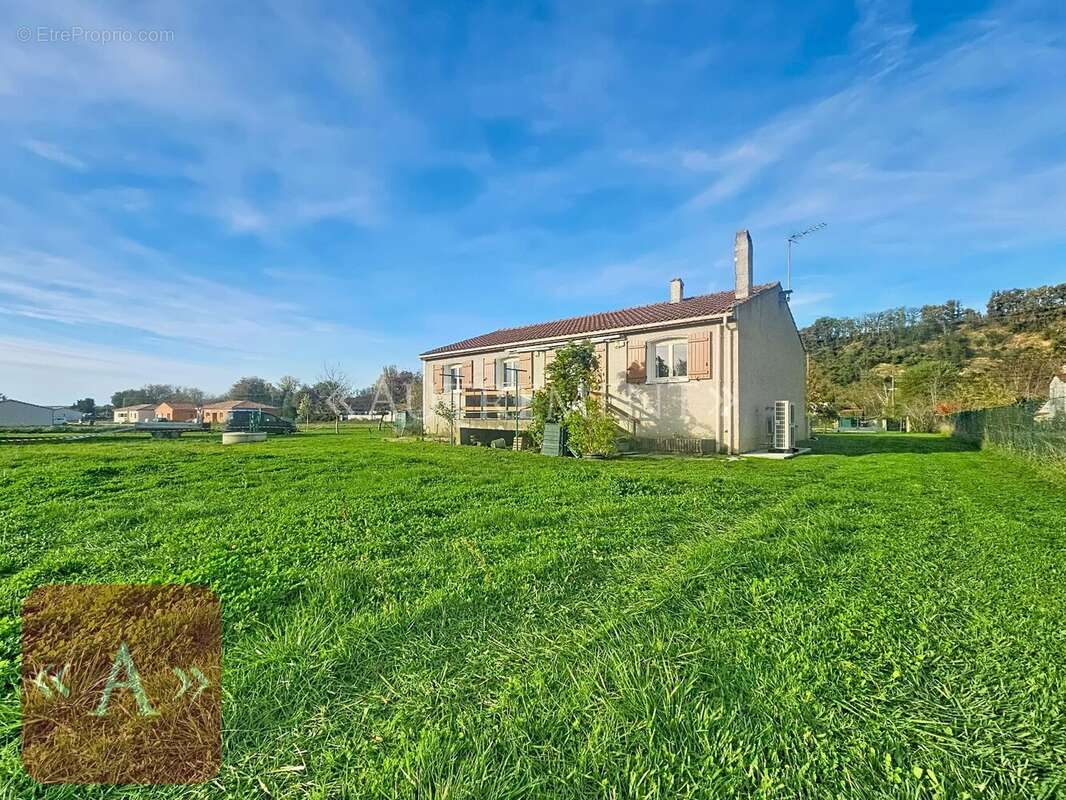 Maison à SAINT-SULPICE