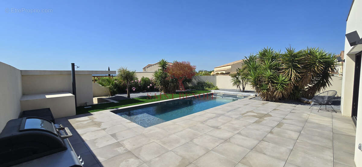 A VENDRE - A JONQUIERES - VILLA CONTEMPORAINE DE TYPE T3 de 129m2 avec garage,  jardin paysagé et piscine - photo 21