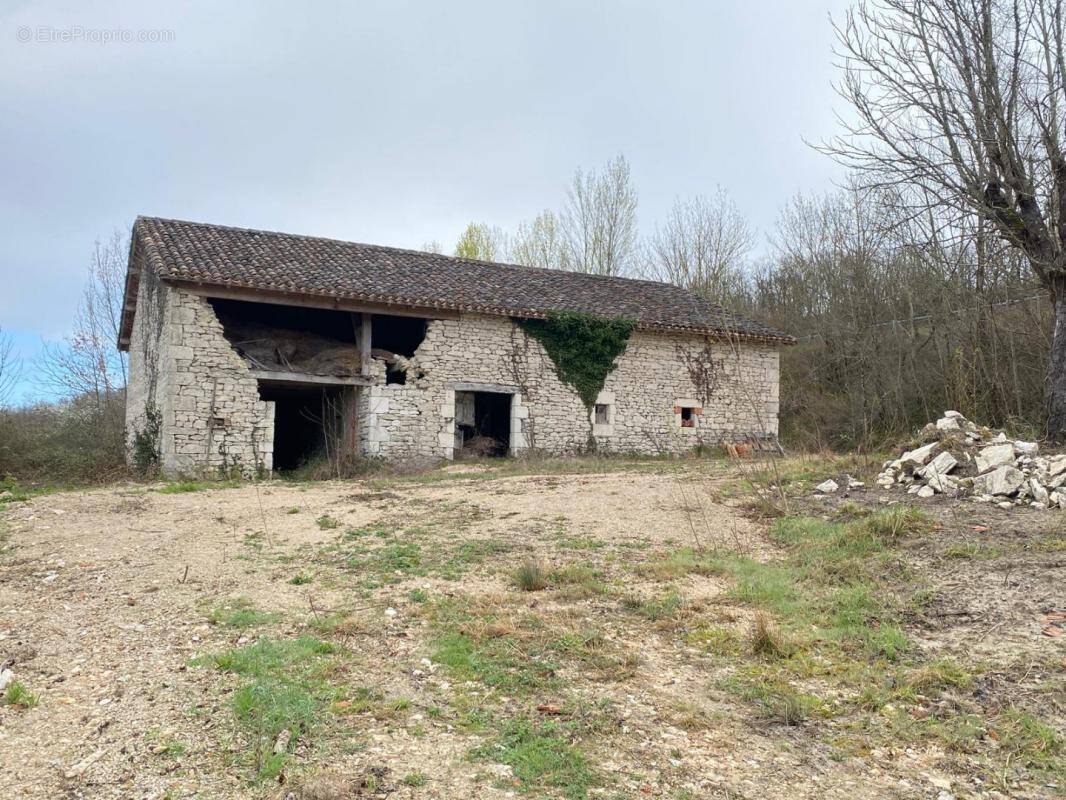 Maison à SAINT-PAUL-DE-LOUBRESSAC