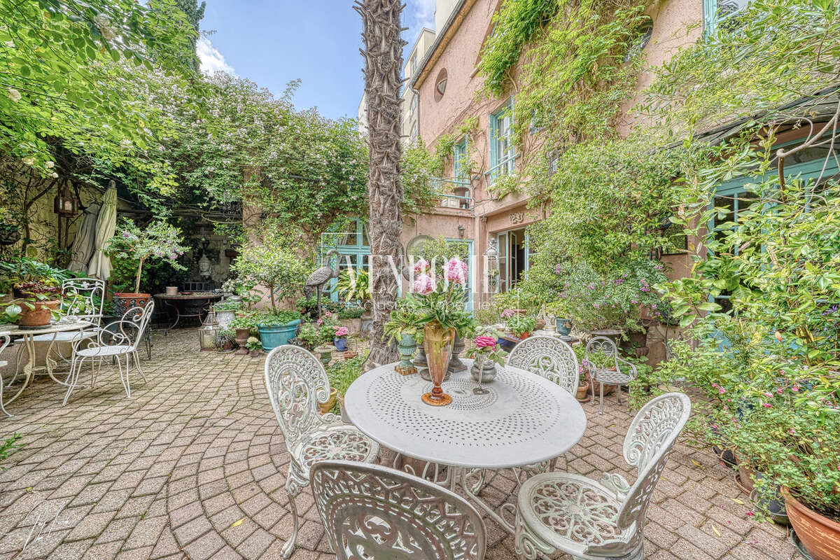 Maison à PARIS-18E