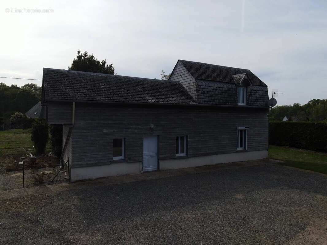 Maison à FERRIERES-SAINT-HILAIRE
