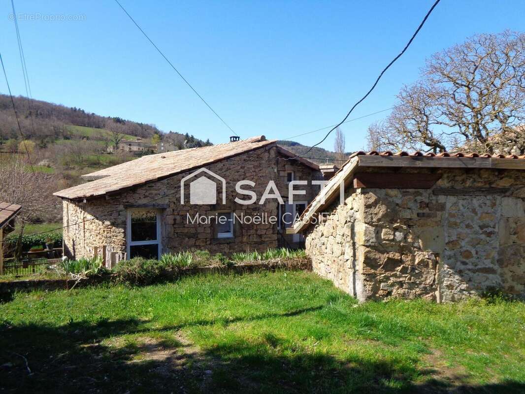 Photo 2 - Maison à ALBOUSSIERE