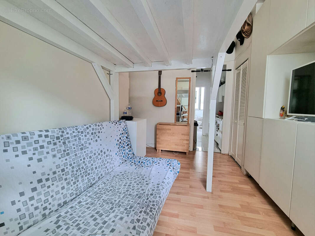 Appartement à PARIS-14E