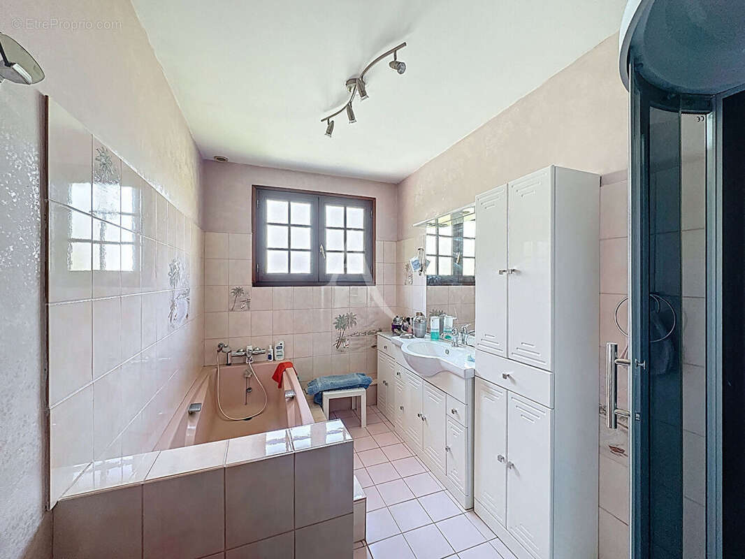 Maison à LONGUE-JUMELLES