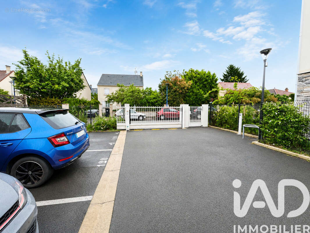 Photo 5 - Parking à CORMEILLES-EN-PARISIS