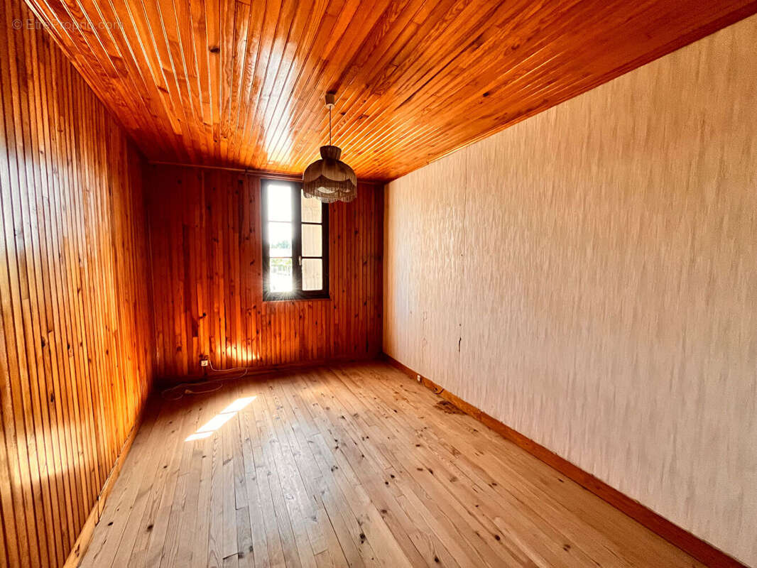 Maison à SAINT-SULPICE-ET-CAMEYRAC