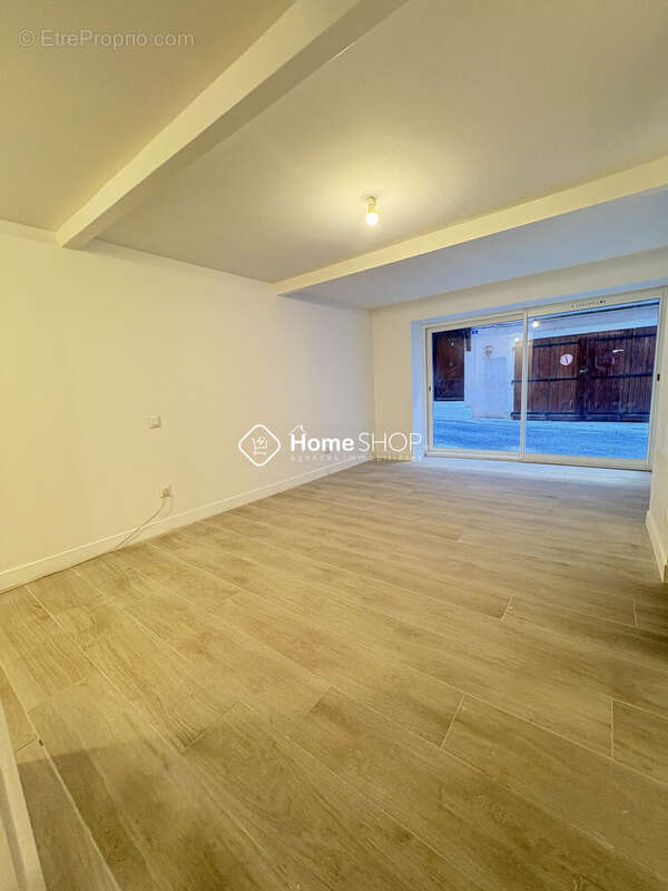 RDC  - Appartement à GONFARON