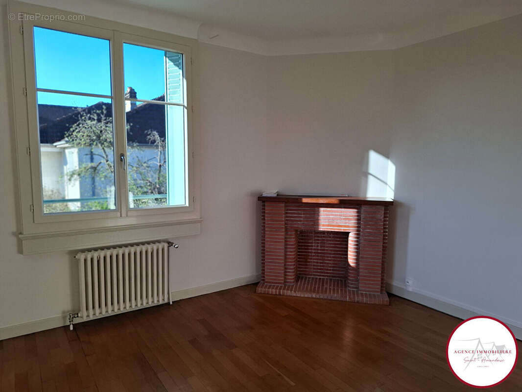 Maison à SAINT-AMAND-MONTROND