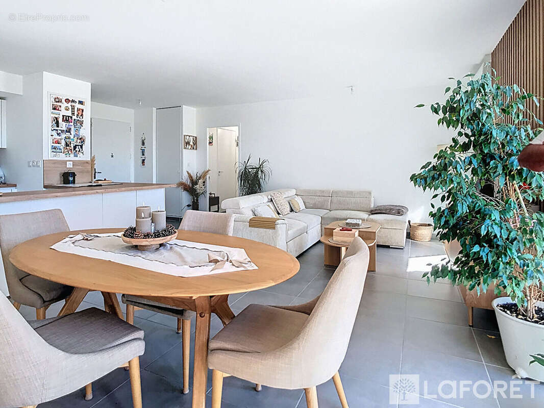 Appartement à VITROLLES