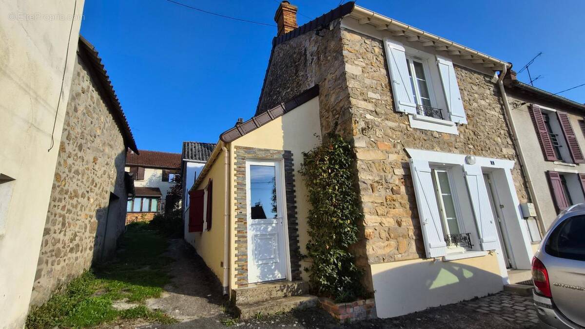 Maison à BREUX-JOUY
