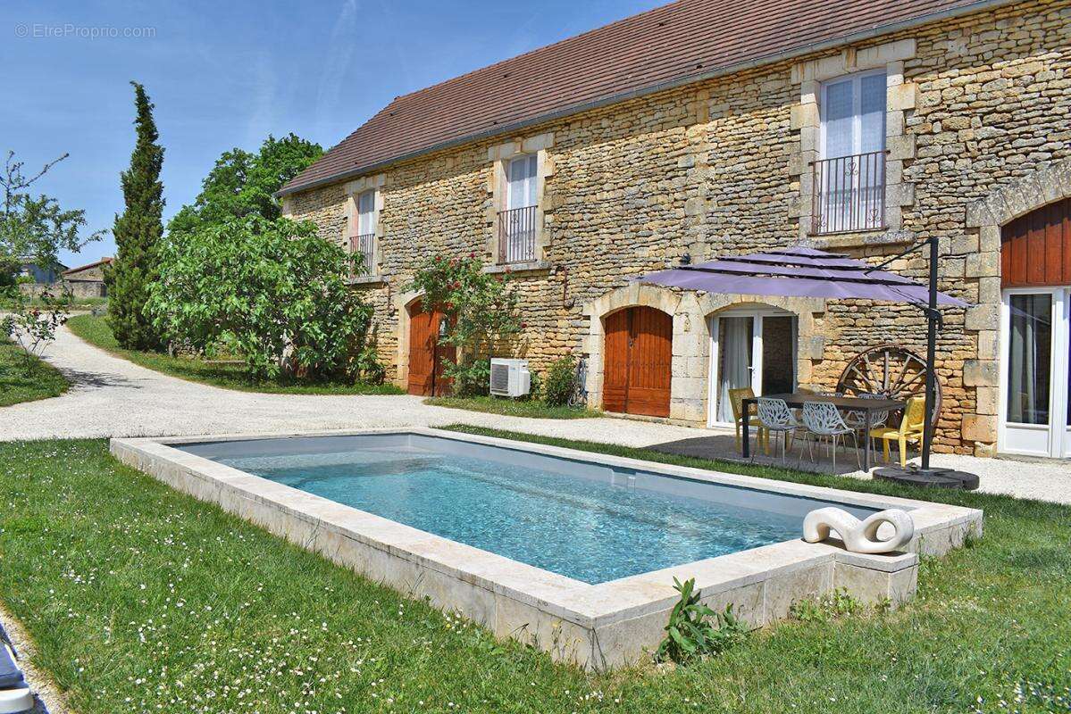 Maison Archignac 11 pièce(s) 440 m2 - photo 2