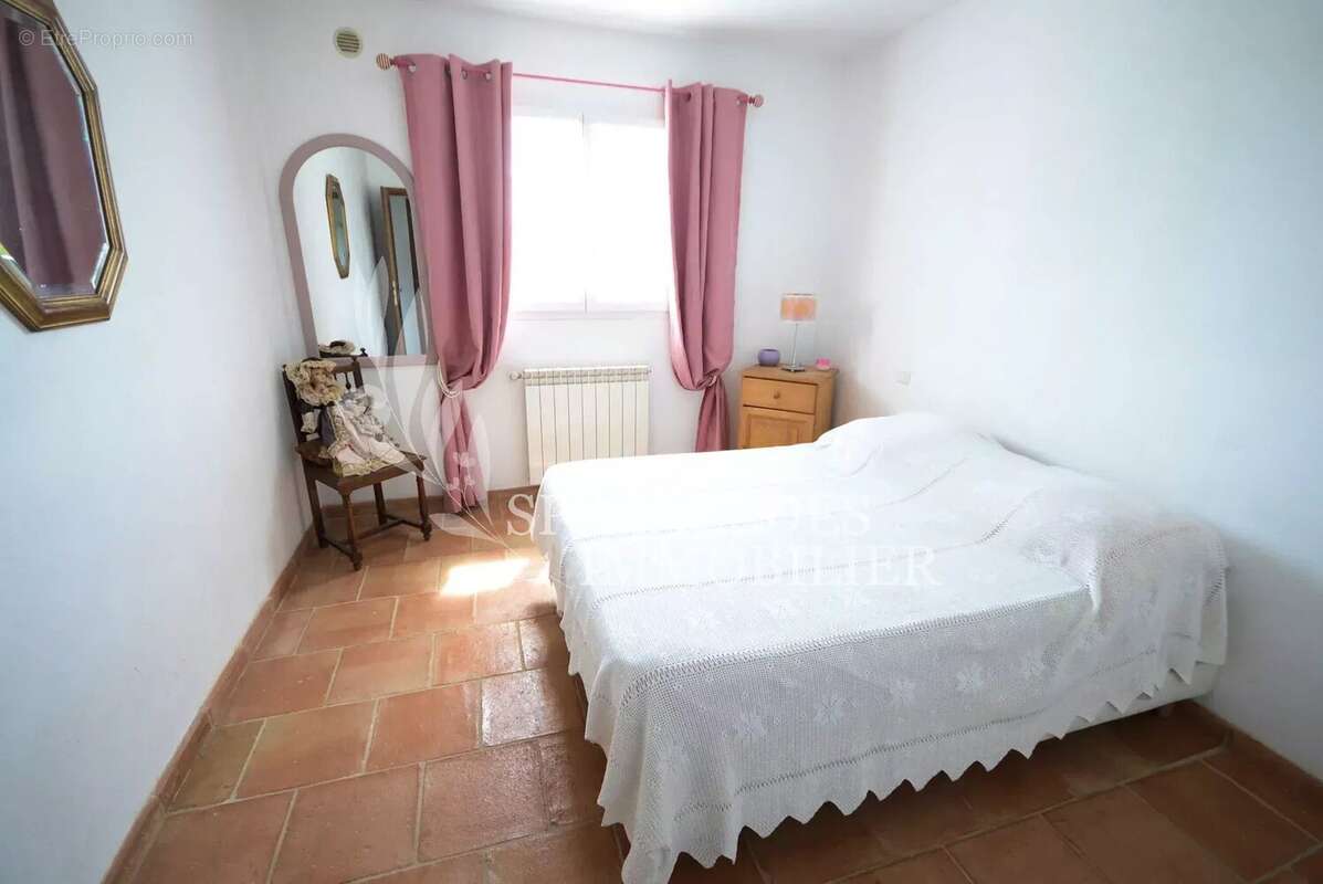 Maison à SAINT-CEZAIRE-SUR-SIAGNE