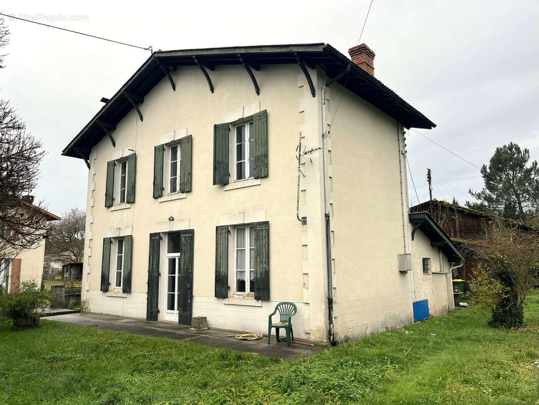 Maison à BELIN-BELIET