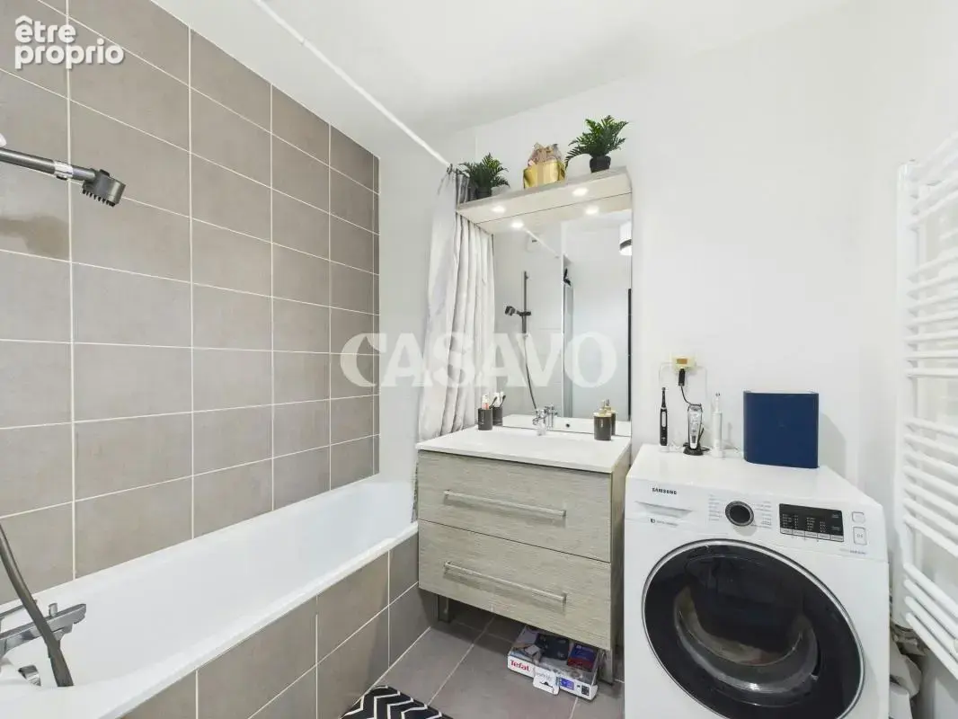 Vente Appartement 3 pièces de 57m² - 69800 Saint-Priest - photo 9