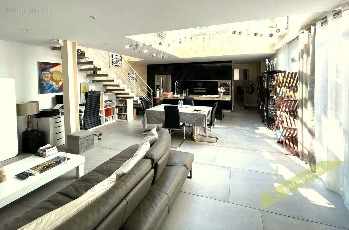 NICE LE PORT / Bas Mont-Boron - Magnifique Loft de 120 m2 hab ouvert sur 2 terrasses aménagées de 110 m2 - photo 2