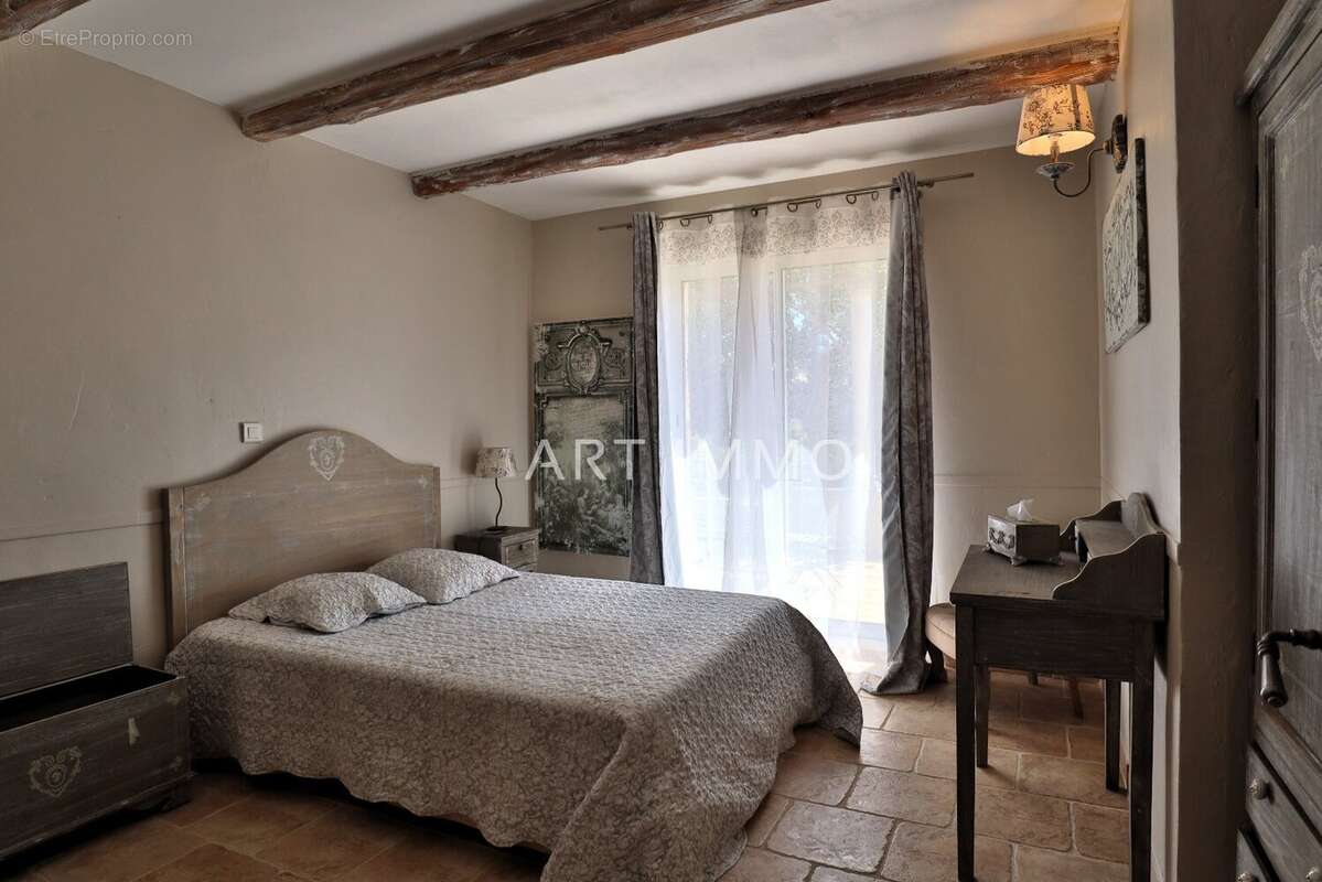 Maison à SAINT-SATURNIN-LES-APT