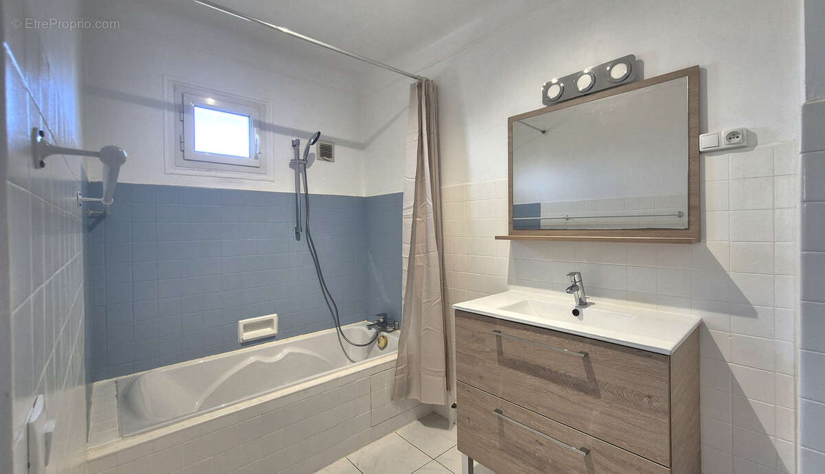 Appartement à MANDELIEU-LA-NAPOULE