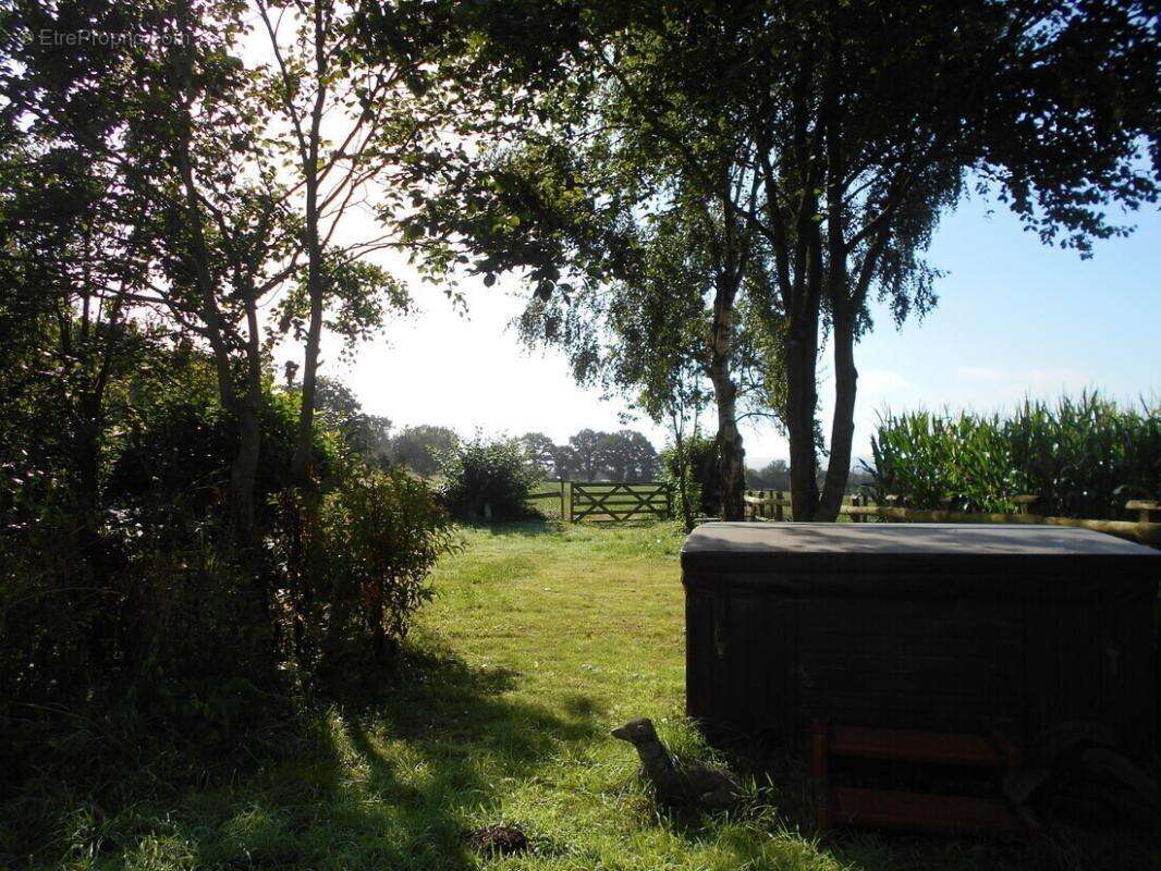 Maison à SAINT-OUEN-LE-BRISOULT