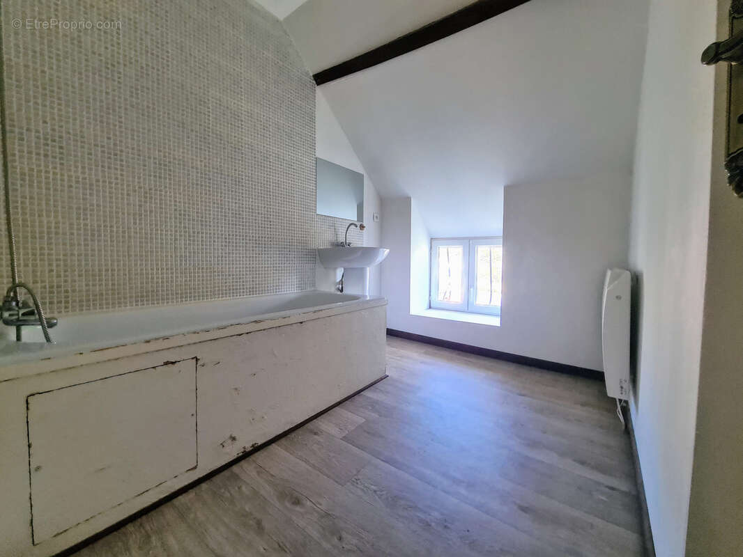 Maison à BEAUMONT-LA-FERRIERE