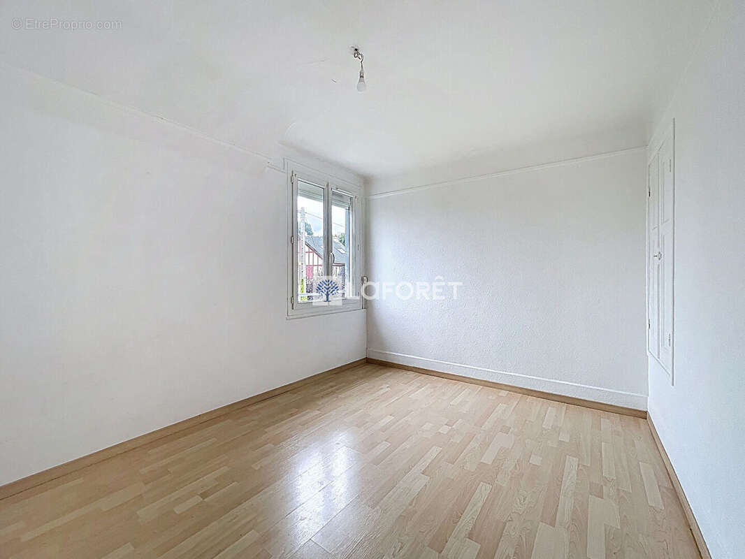 Maison à NOTRE-DAME-DE-GRAVENCHON