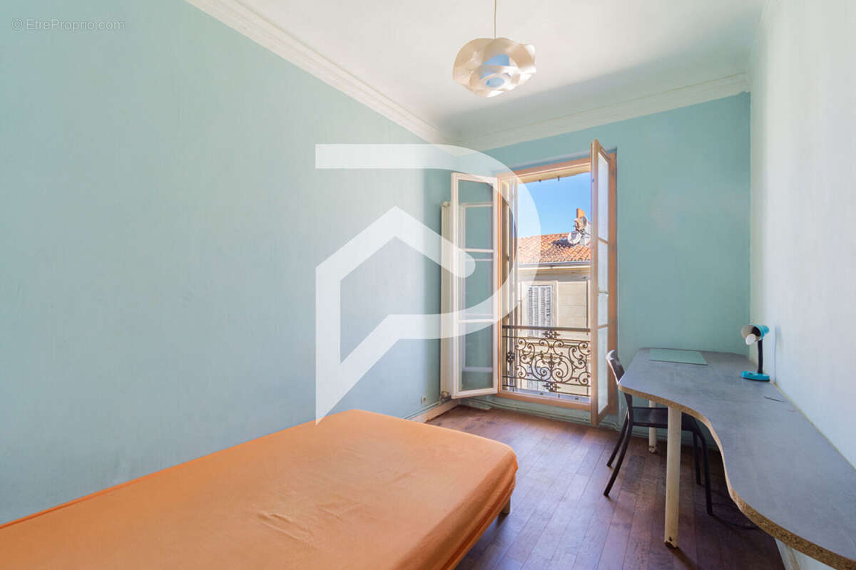 Appartement à MARSEILLE-2E