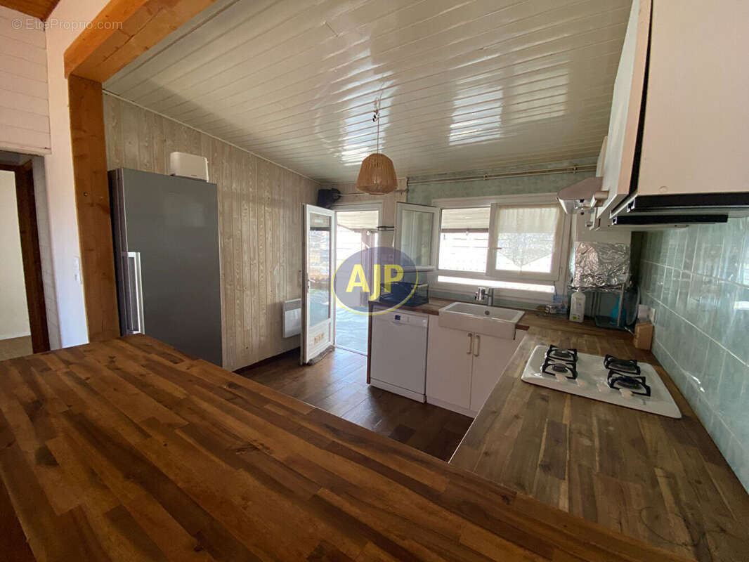 Maison à VENDAYS-MONTALIVET