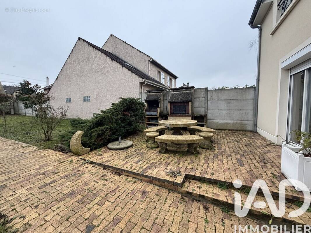 Photo 1 - Maison à VILLIERS-SUR-MARNE