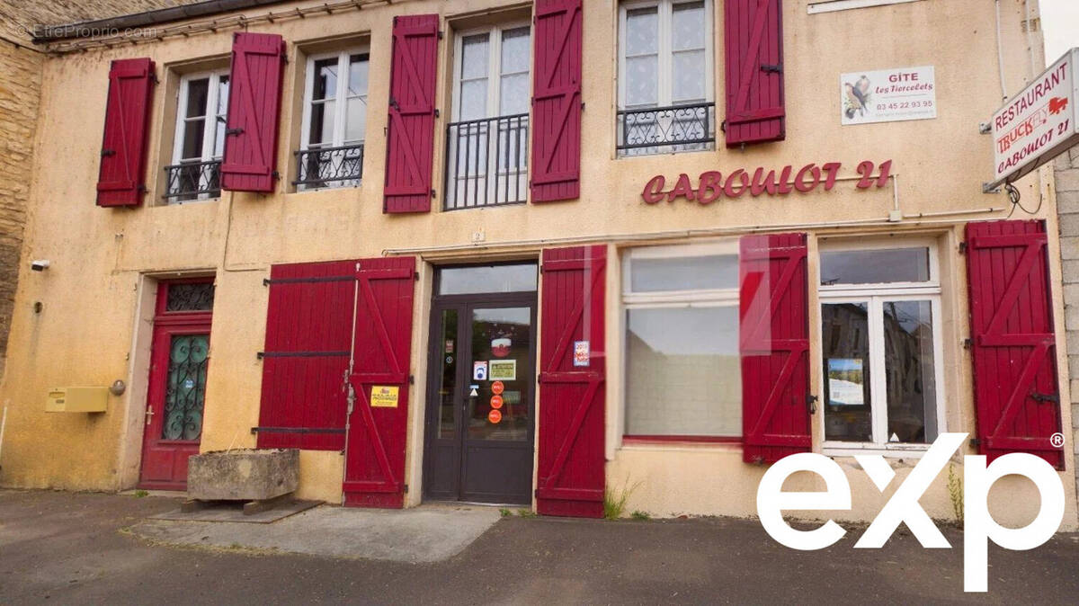 Maison à COULMIER-LE-SEC