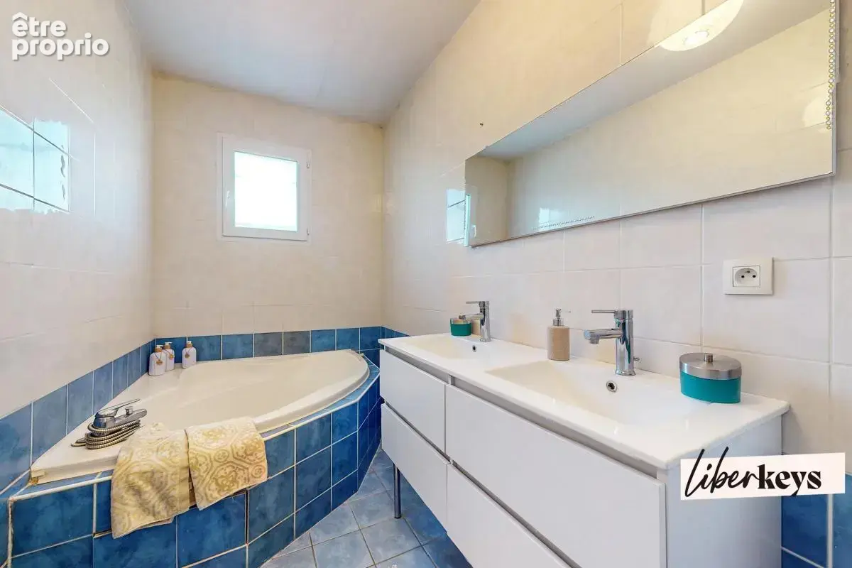 Saint rémy - villa plain pied non mitoyenne - salon 40 m² - 3 chambres - buanderie - 1185 m² terrain - photo 12