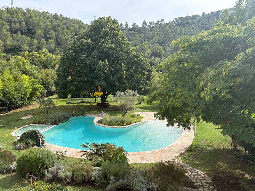 Maison à MEOUNES-LES-MONTRIEUX