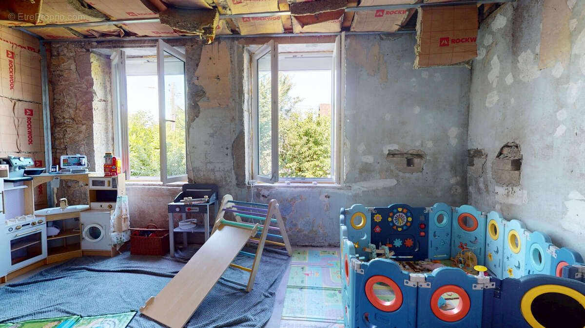 Maison 100 m² à Poncin  - photo 8