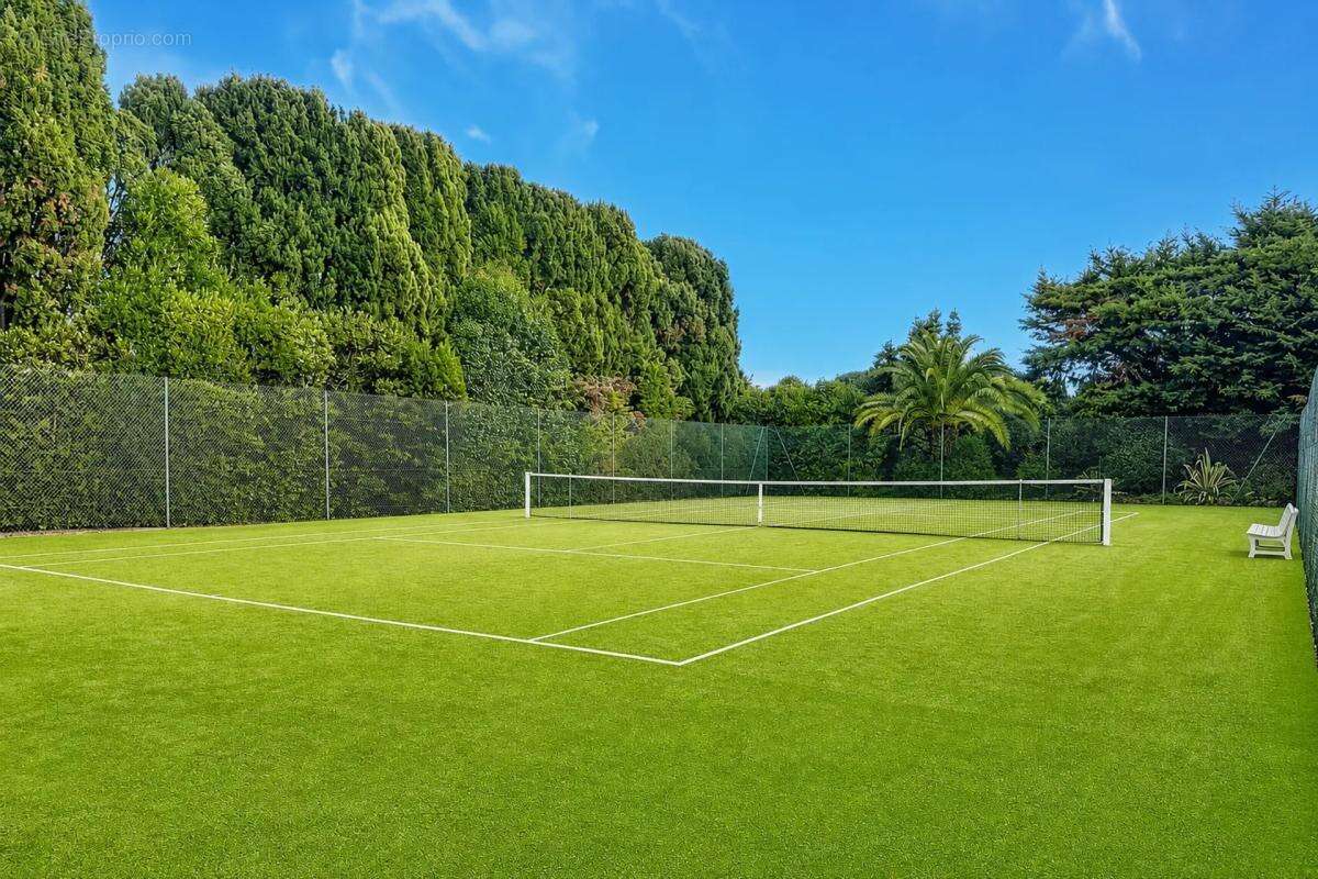 Bien rare à Antibes : appartement-villa avec jardin privé - photo 20
