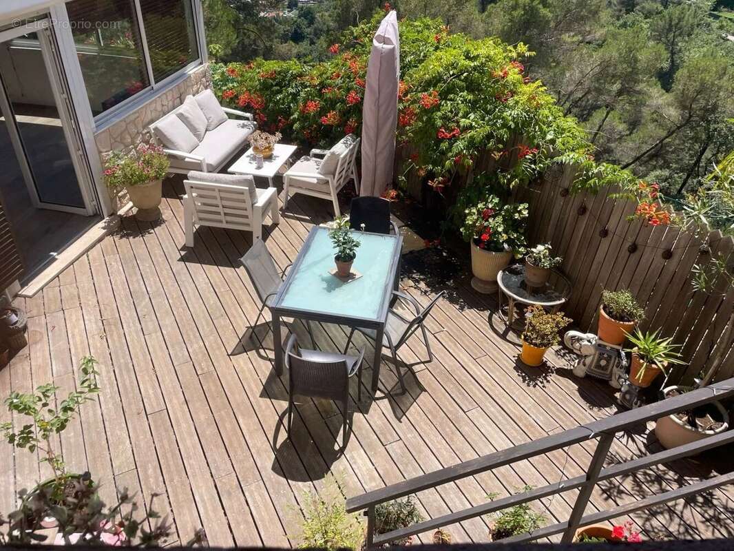 Appartement à TOURRETTE-LEVENS