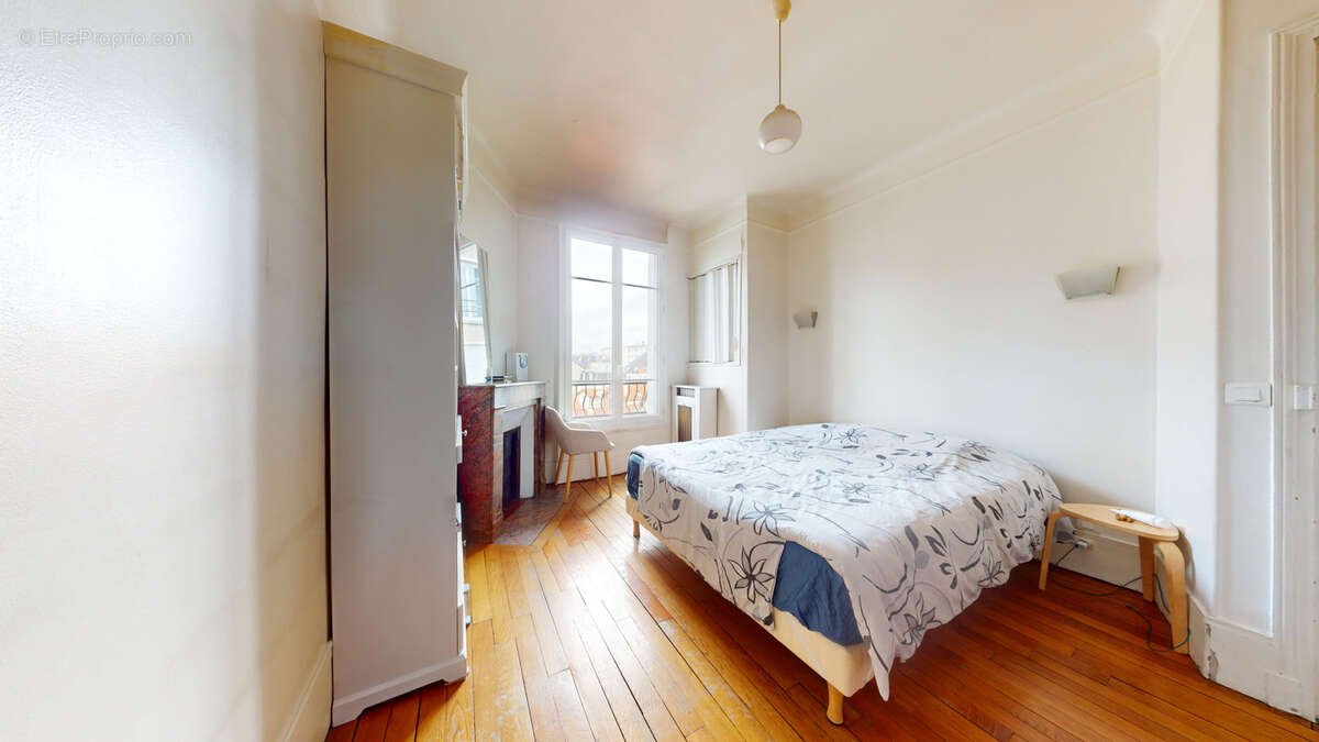 Appartement à LA GARENNE-COLOMBES