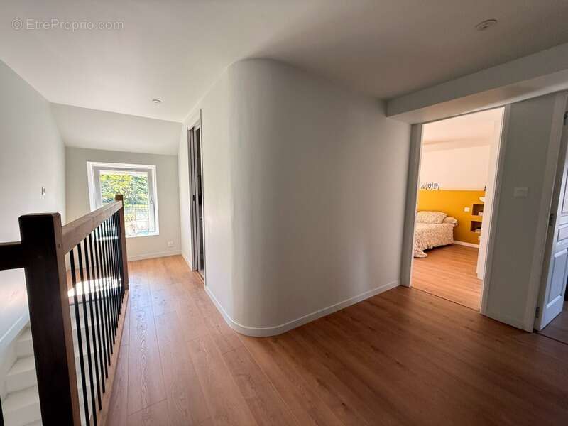 Maison en pierre entièrement rénovée, 95m², avec dépendances, terrain de 1154m² 148 000 € - photo 9