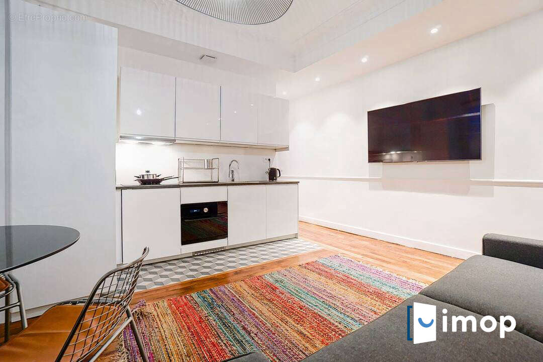 Appartement à PARIS-7E