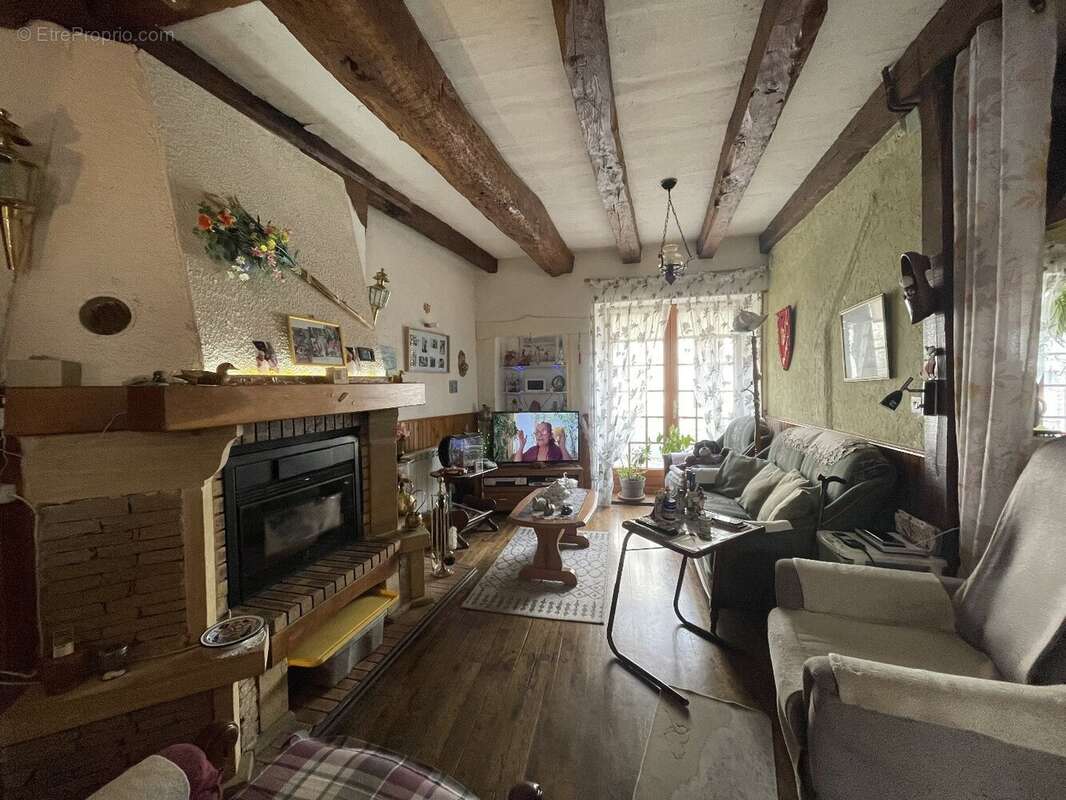 Maison à LADIGNAC-LE-LONG