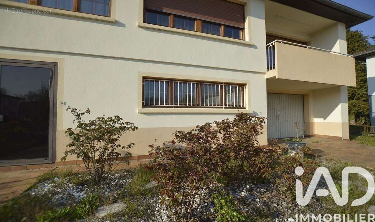 Maison 115 m² à Moulins-Les-Metz  - photo 2