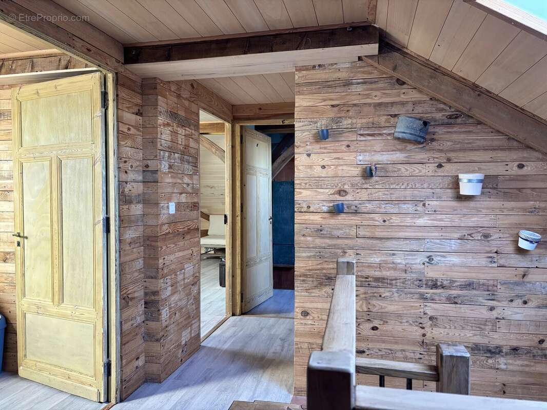 Maison à MONTAIGU-DE-QUERCY