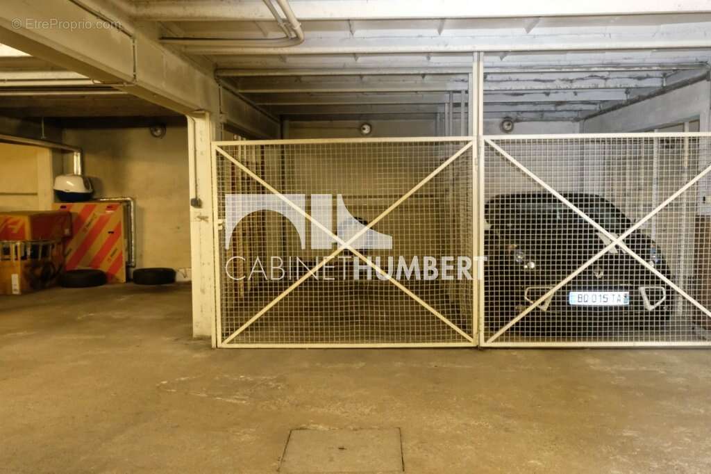 Parking à SAINT-ETIENNE