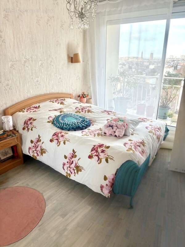 *Dans le quartier des ormeaux* Appartement de 46 m² exposé Ouest, vue dégagée sur la ville et la mer, parking et cave - photo 5