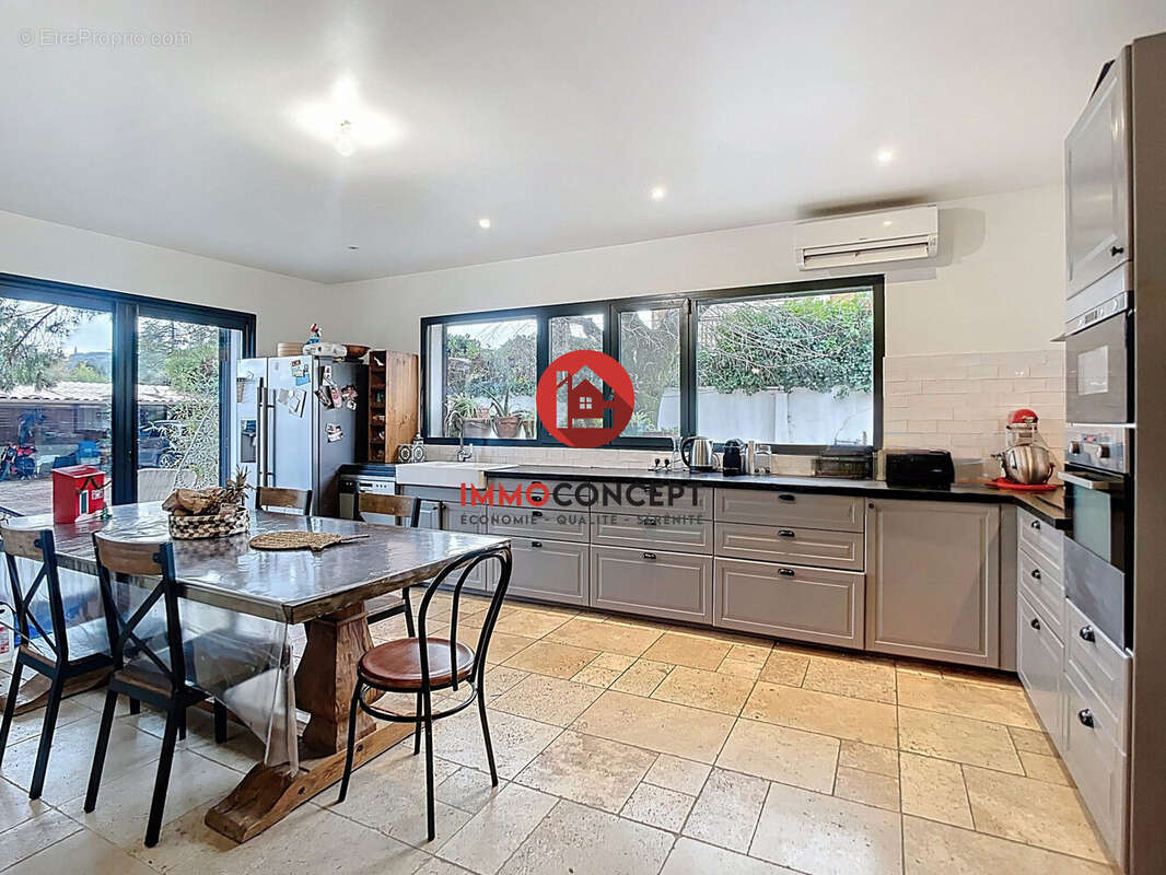 Maison à VILLENEUVE-LES-AVIGNON