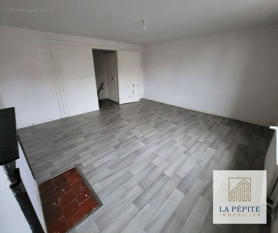 Maison à PONT-SUR-SAMBRE