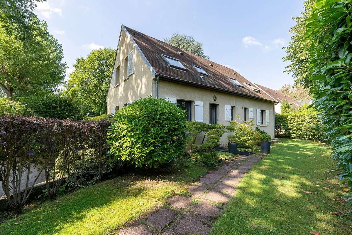 Maison à VAUCRESSON