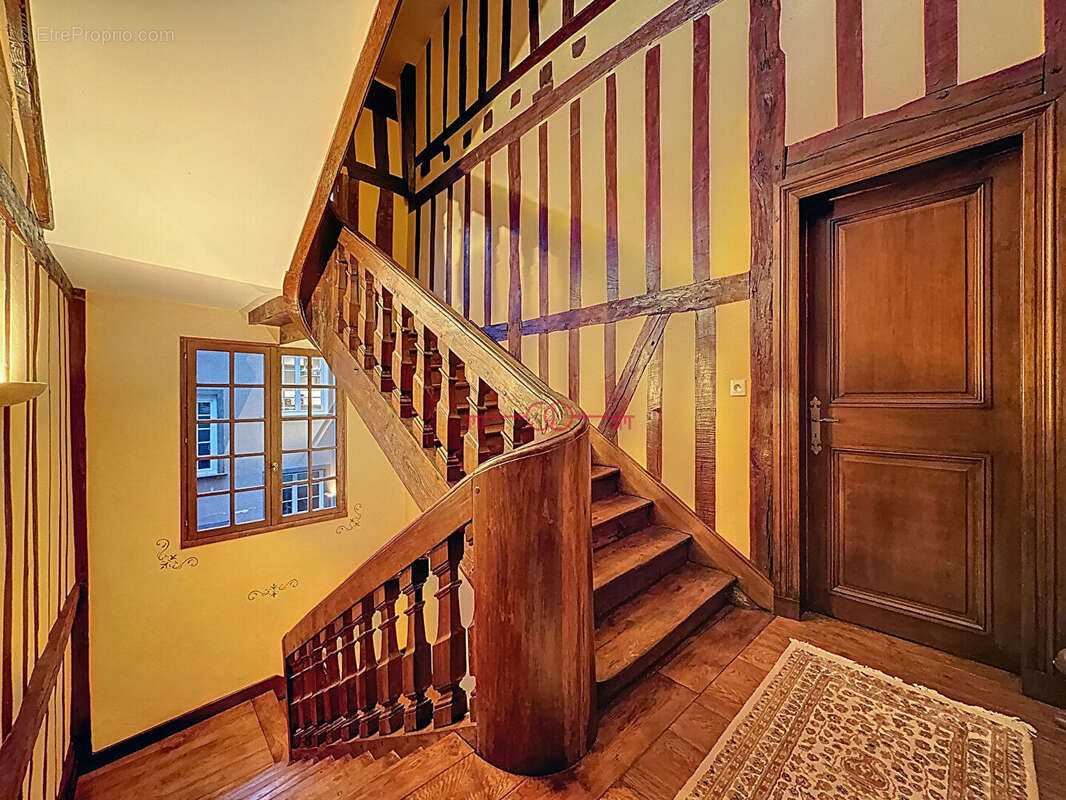 Maison à SAINTE-MENEHOULD