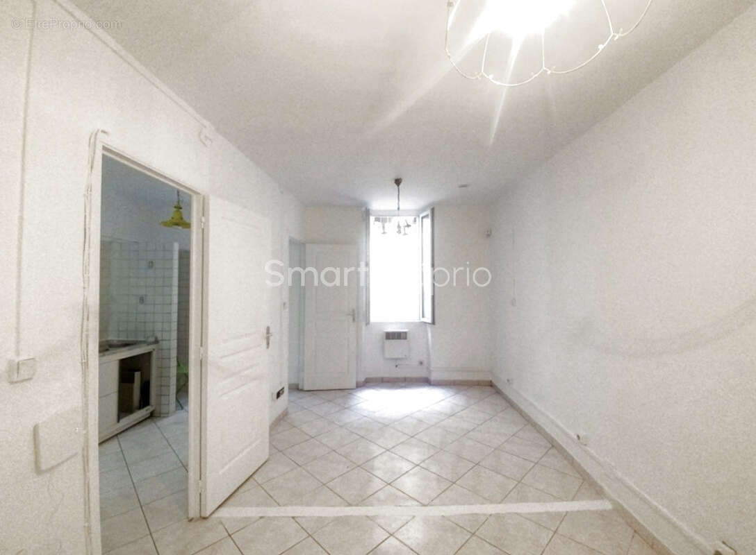 Appartement à MARSEILLE-2E